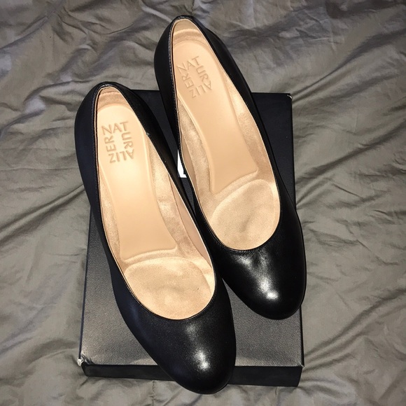 Michelle Naturalizer - Picture 2 of 11